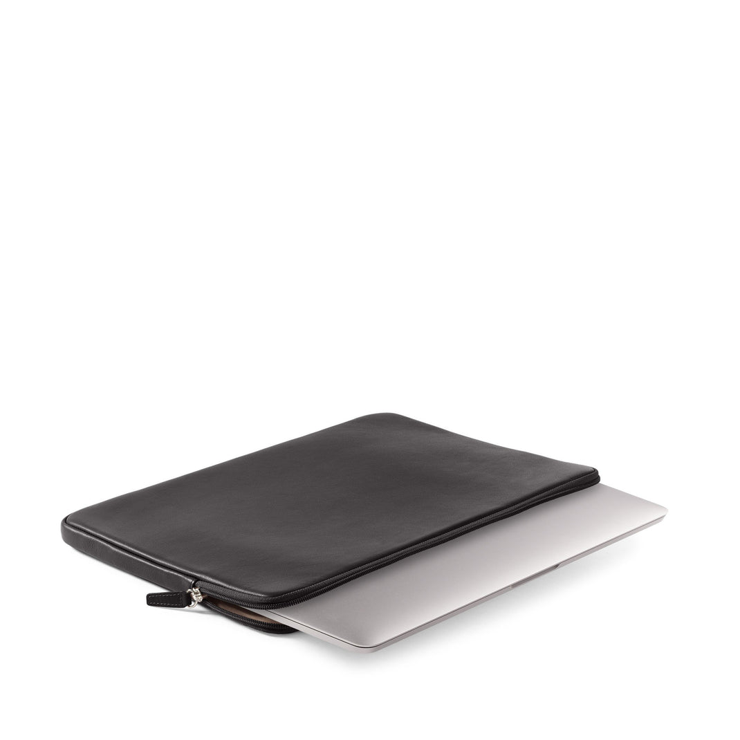 15-Inch-Slim-Laptop-Sleeve-Black-S45-135-1