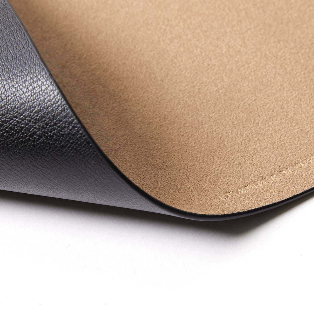 Modern-Conference-Pad-Black-Italian-686-358-2